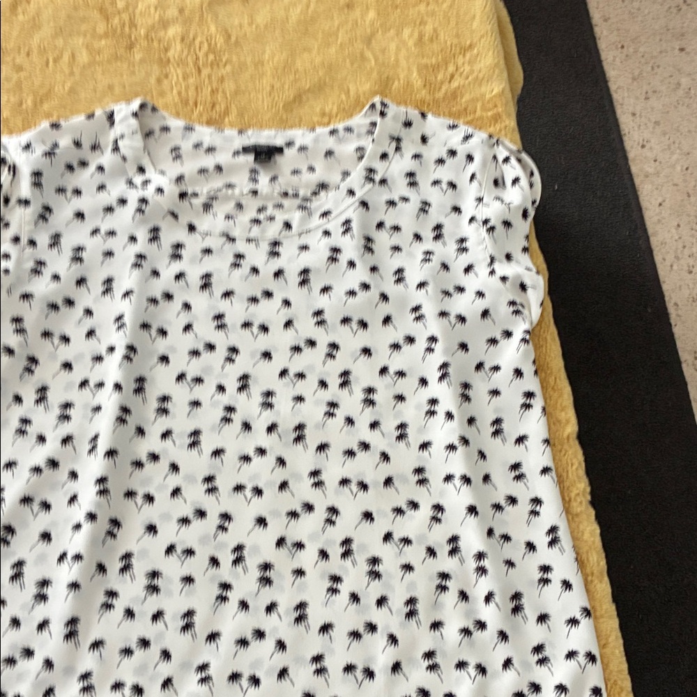Ann Taylor White and Black Patterned Skirt